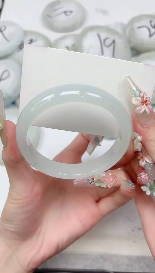 未镶嵌手镯石英质玉196-61.9