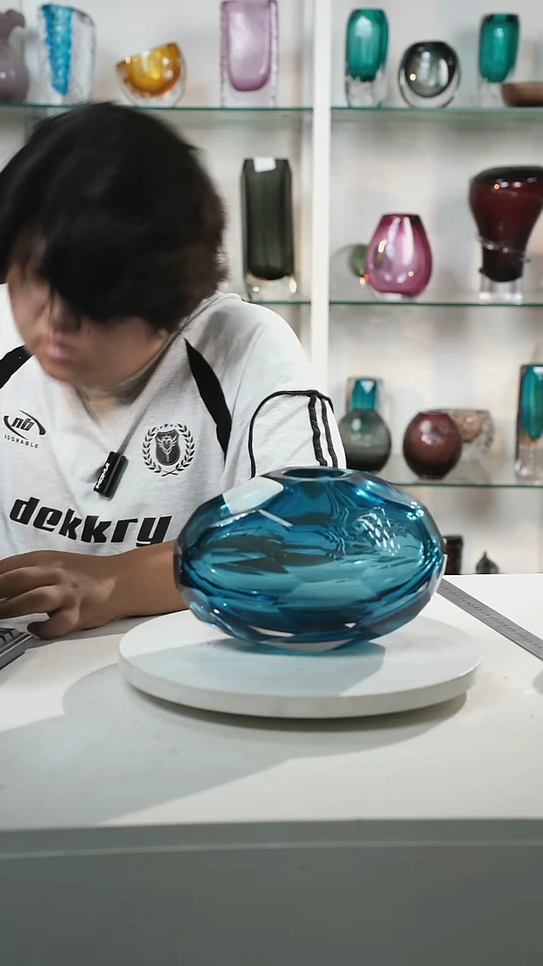 17高轻奢琉璃花器正常手工痕迹