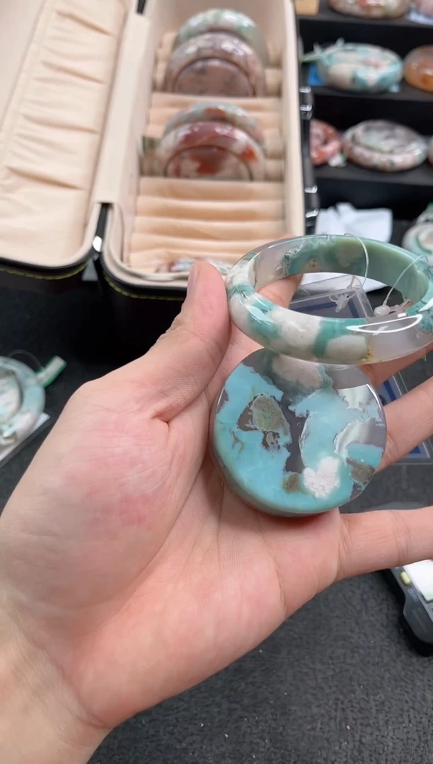 未镶嵌手镯石英质玉尘*丷圈口（赠品镯心）