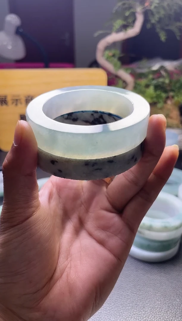 定制翡翠手镯未镶嵌黑**潭发一件