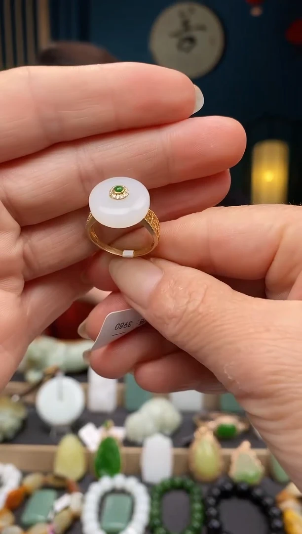 和田玉18K金镶嵌吊坠(不含链)吊坠