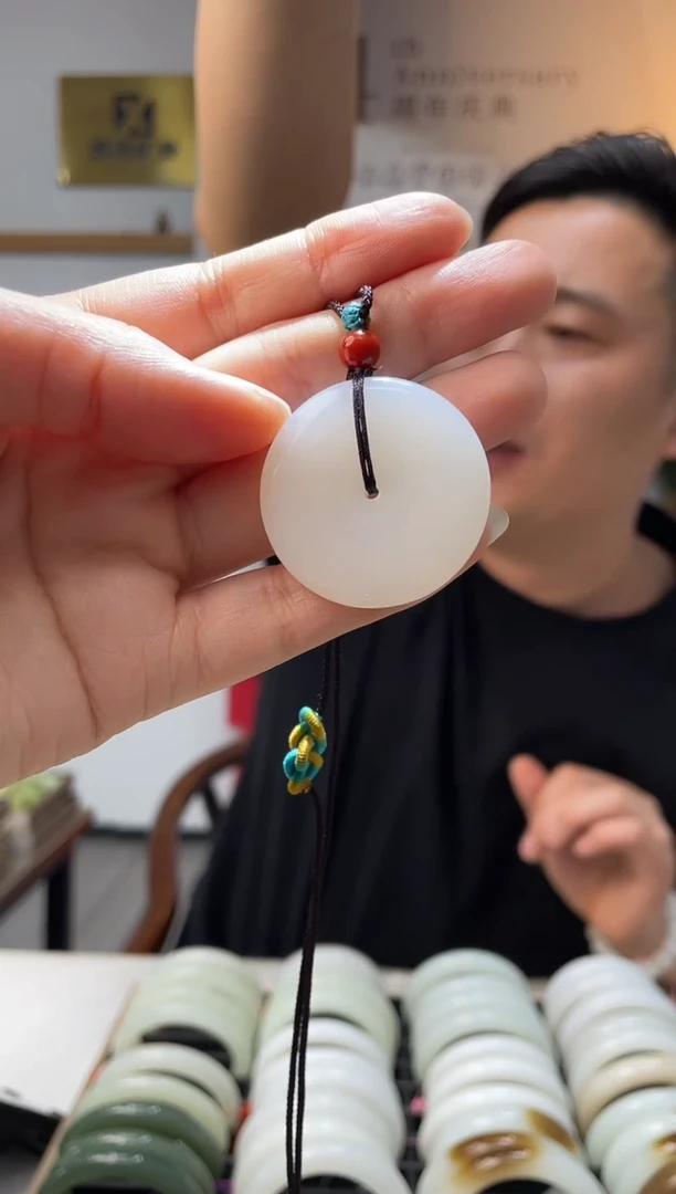 和田玉未镶嵌颈饰白玉平安扣吊坠随机发一件