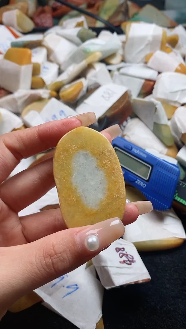 翡翠散珠翡翠挂件裸石