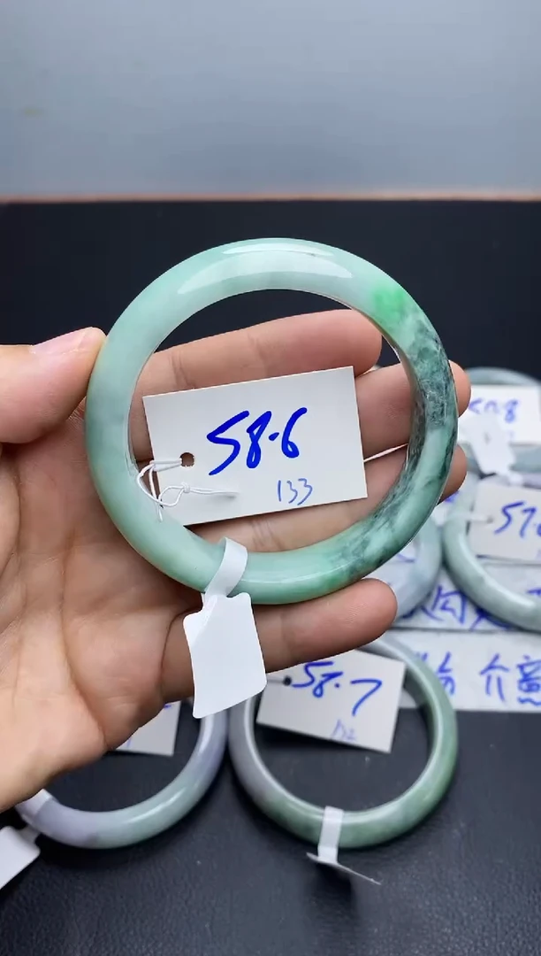 未镶嵌手镯翡翠133