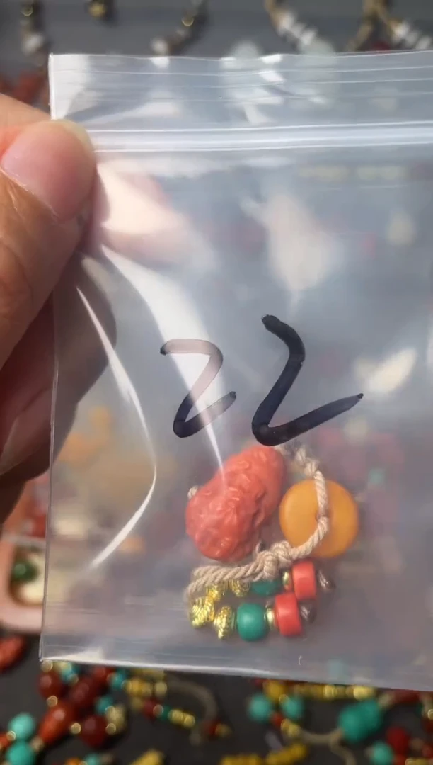 未镶嵌配饰南红玛瑙招****?22