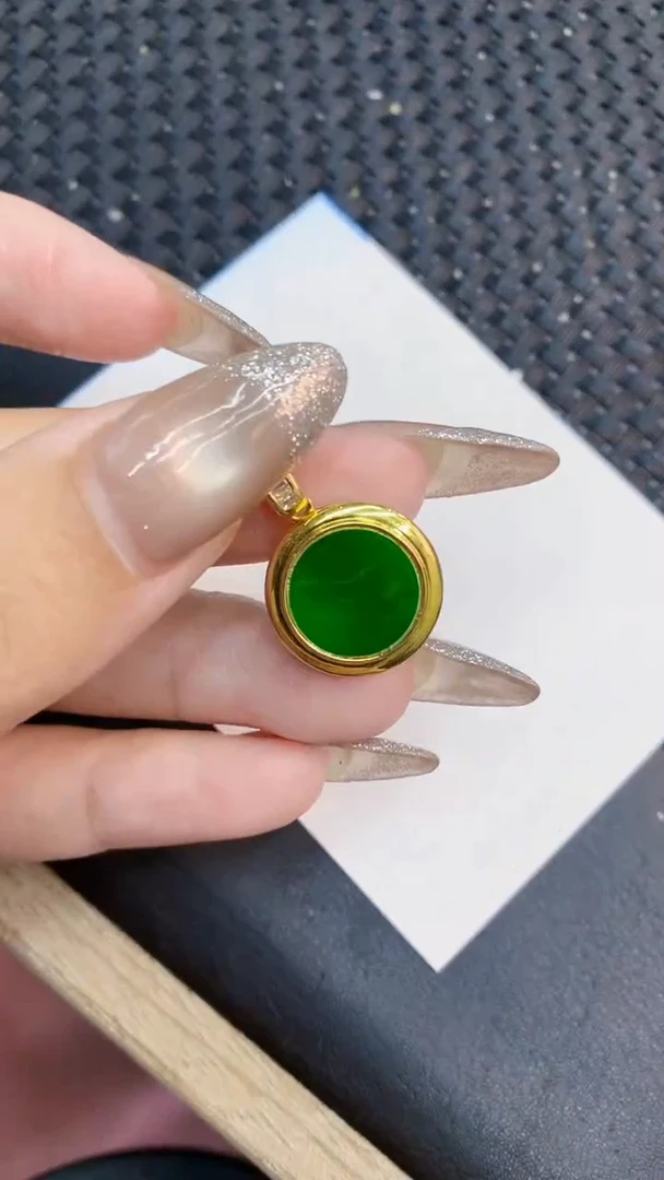 颈饰未镶嵌翡翠1
