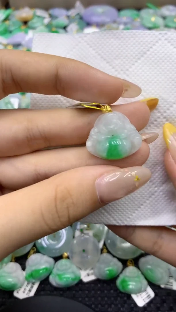 颈饰18K金镶嵌翡翠天然缅甸翡翠A货
