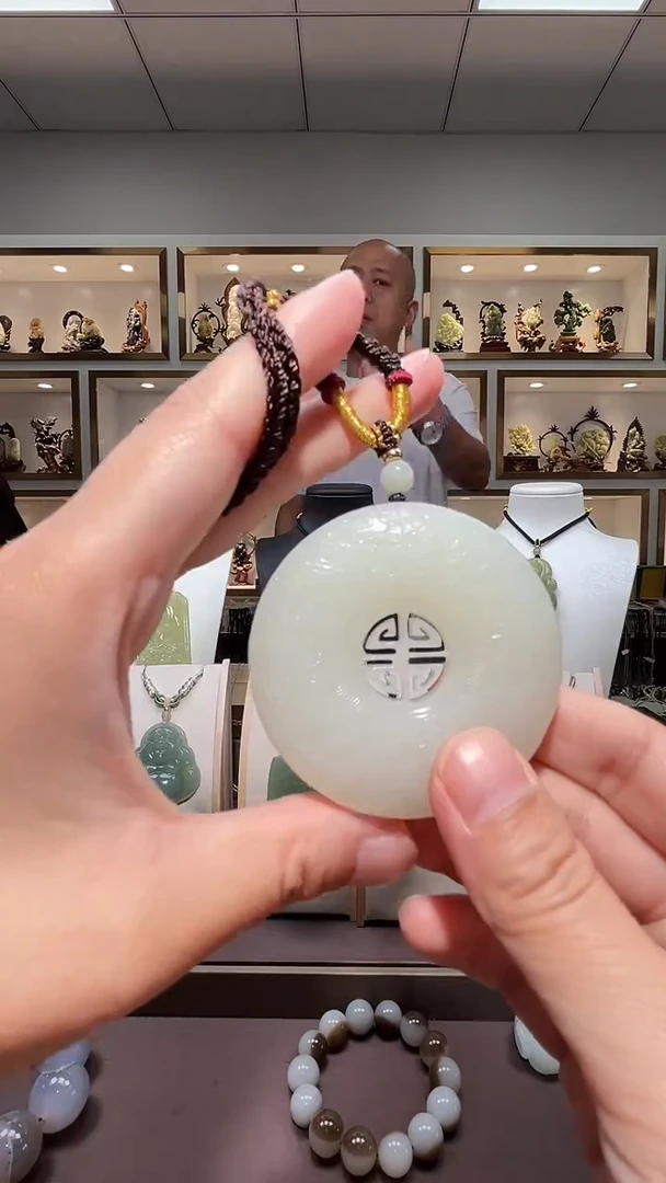 和田玉未镶嵌颈饰苏