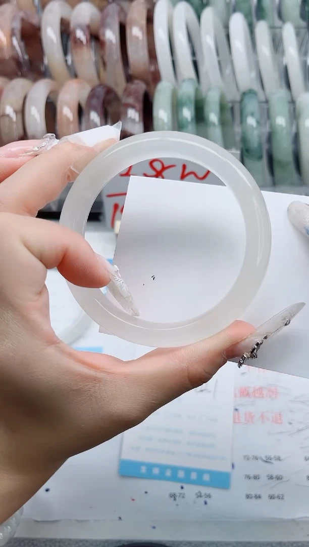 【闪购商品】石英质玉手镯未镶嵌A126-62.1