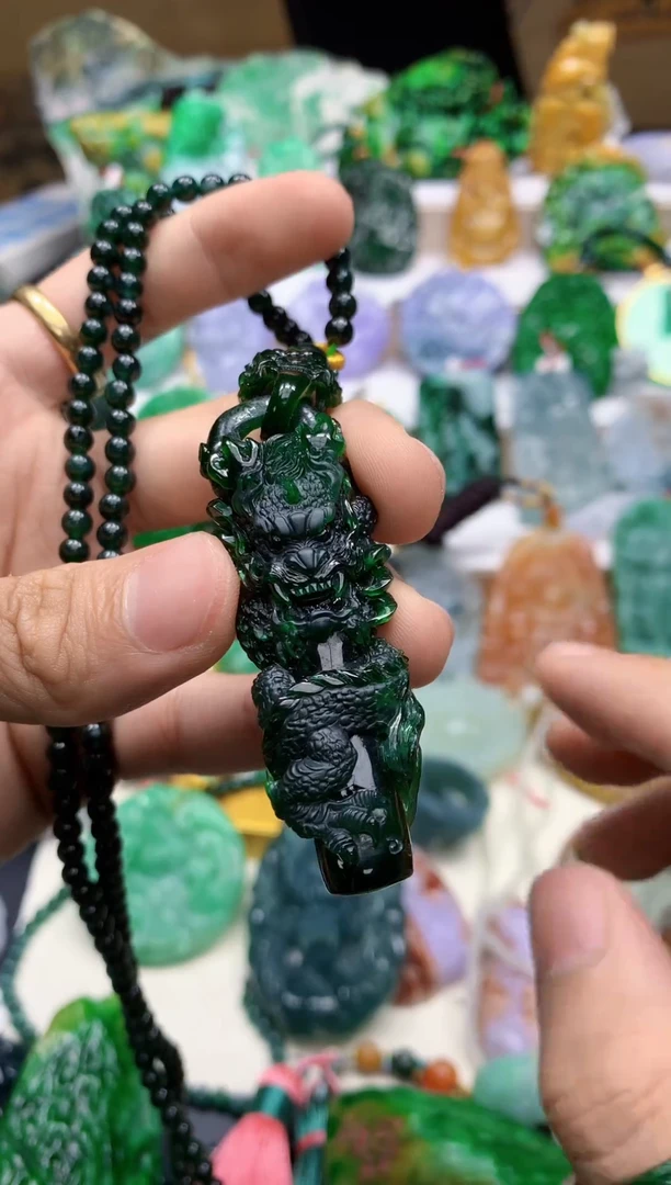 颈饰未镶嵌翡翠云**清天然A货翡翠