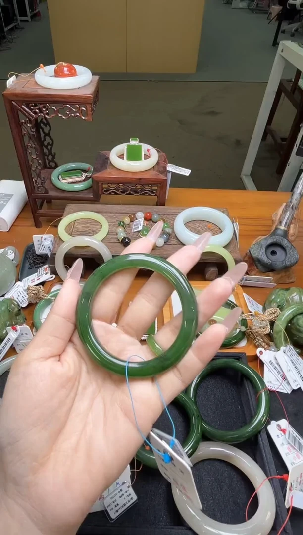 未镶嵌手镯和田玉俄七碧玉 54+圈