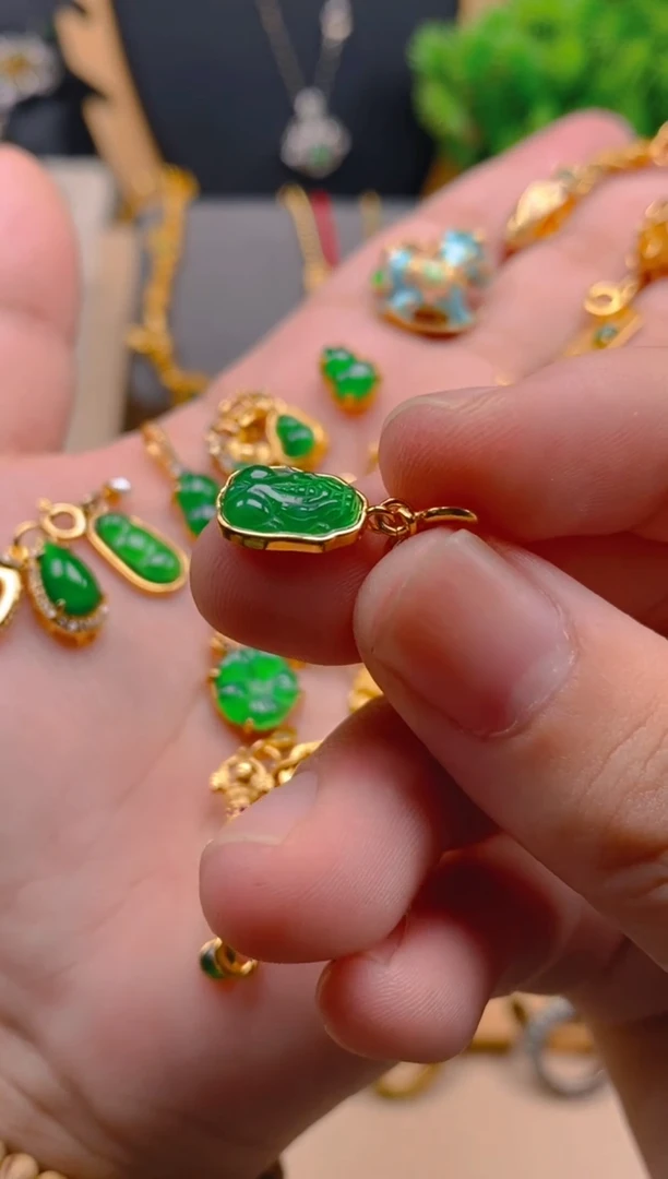 吊坠(不含链)银S925镶嵌翡翠貔貅万能扣