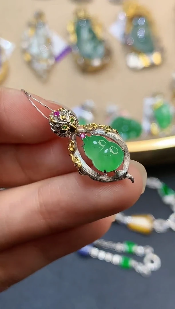 【闪购商品】翡翠吊坠(不含链)18K金镶嵌1207