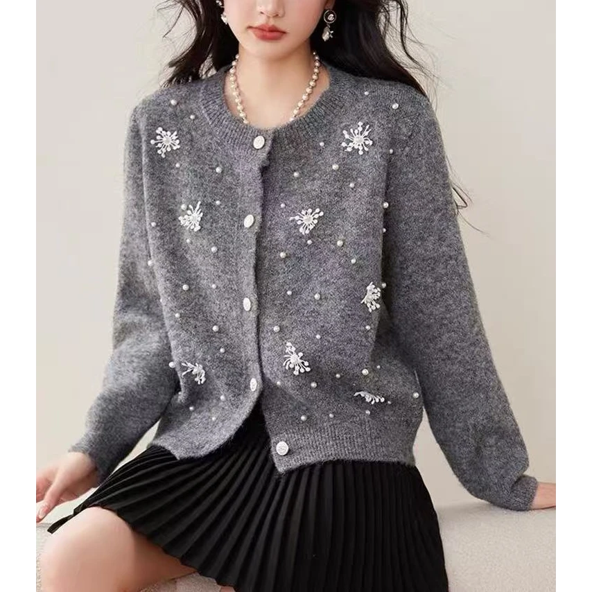 H2618【财阀千金】法式设计款钉珠.重工减龄时尚洋气针织开衫