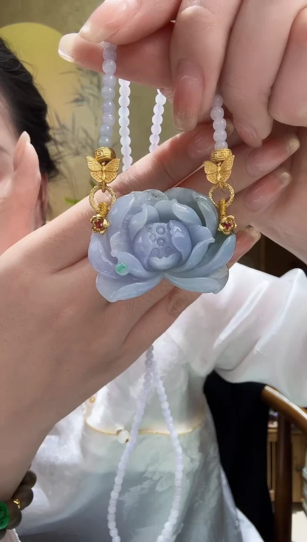 颈饰未镶嵌翡翠吊坠