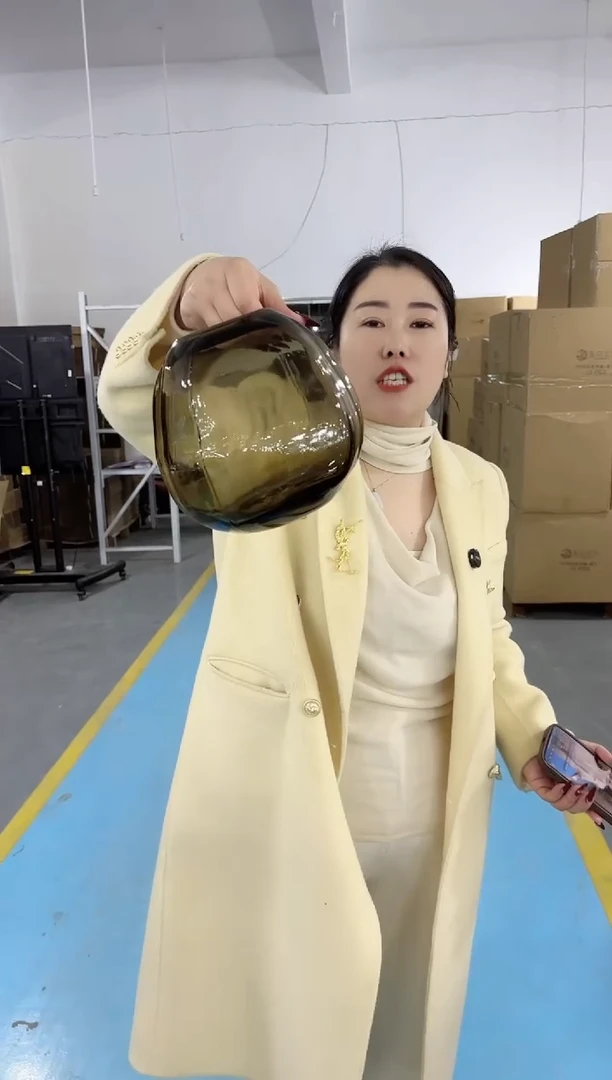 【闪购商品】玻璃唐总花瓶厂-微瑕-NPV4