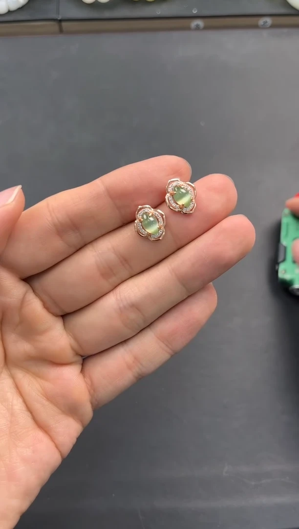 未镶嵌手串和田玉俄碧猫眼耳钉微色差