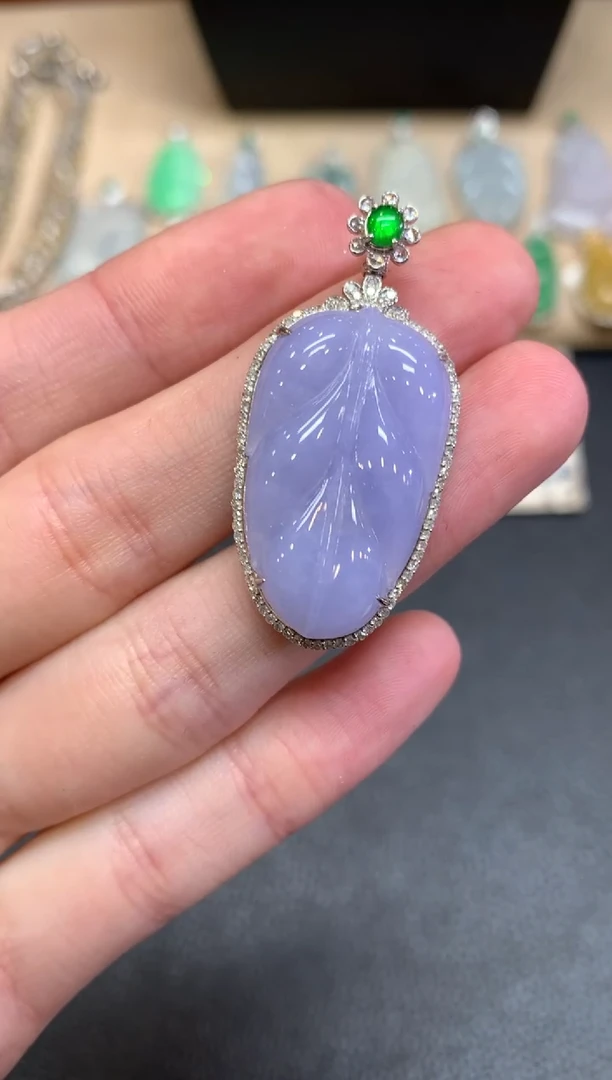 【闪购商品】翡翠颈饰18K金镶嵌叶子【无服务费】