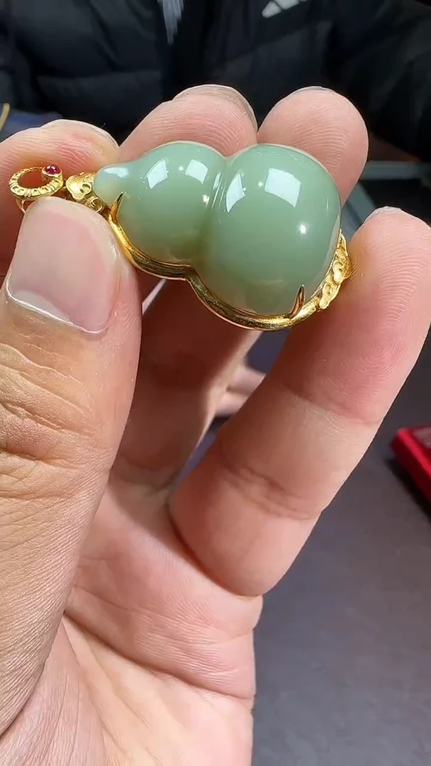 18K金镶嵌和田玉挂件【陆1218】92 5512 多样性发其一