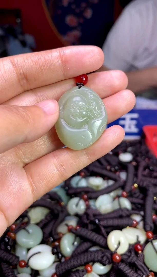 未镶嵌和田玉挂件1