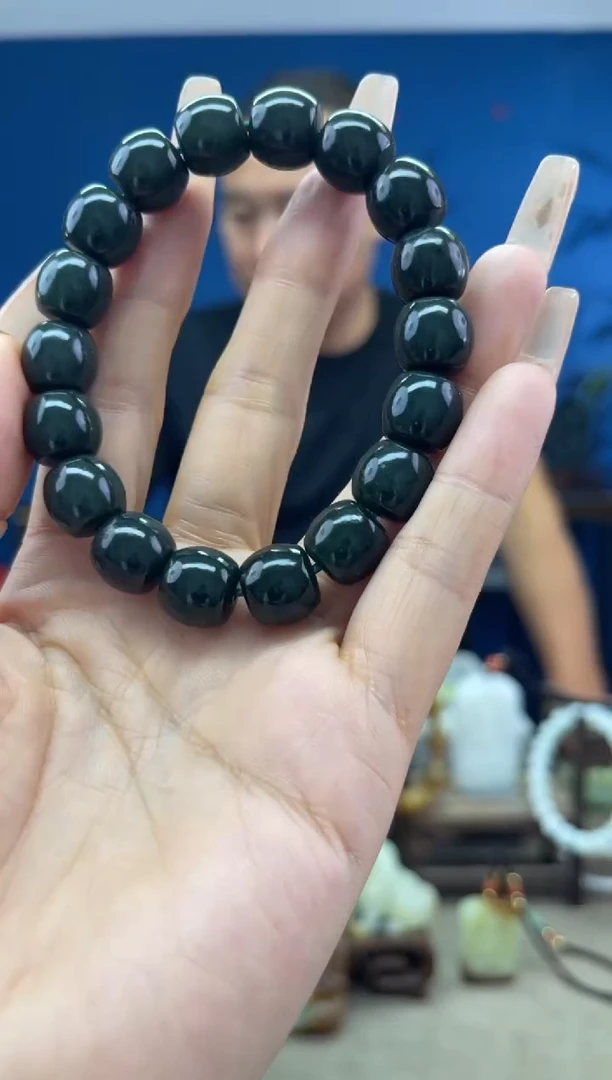 和田玉未镶嵌颈饰1