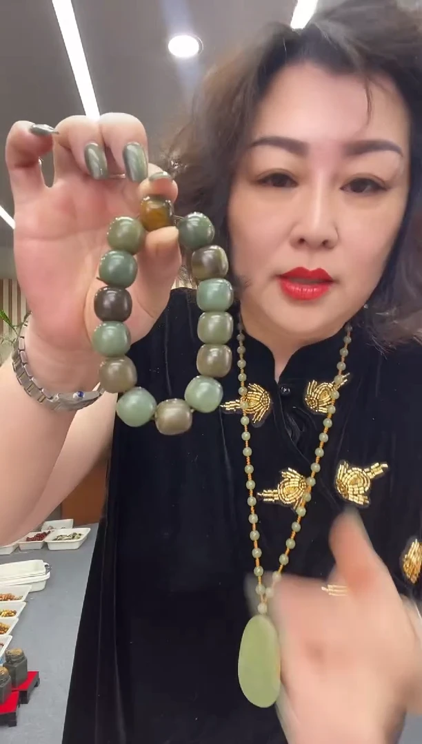 未镶嵌手链透闪石质玉手串