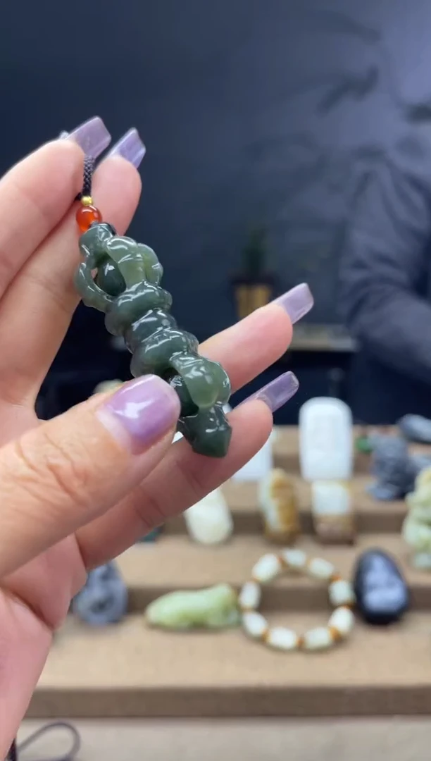 颈饰未镶嵌和田玉1