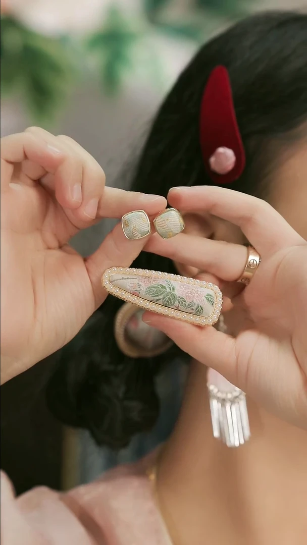 刺绣y*m湘传礼名家宋锦发夹加耳钉