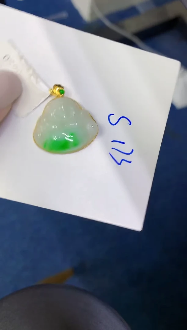 颈饰18K金镶嵌翡翠缅甸天然翡翠A货