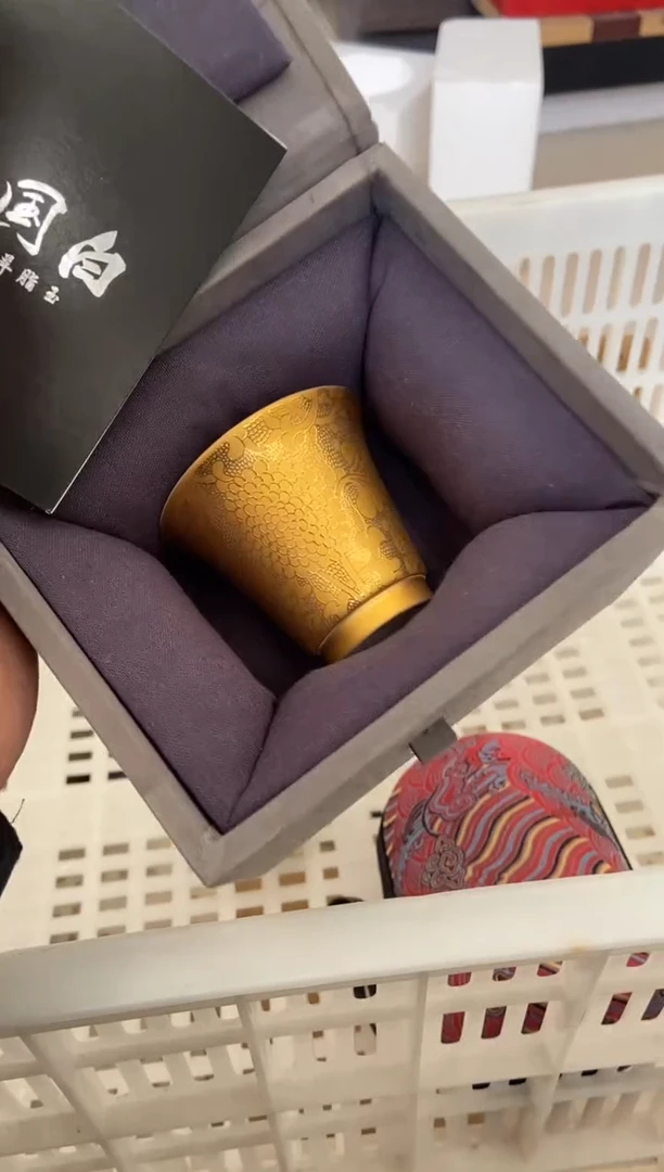 无运费险有瑕疵的摄影的产品有使用过的痕迹有点脏介意勿拍