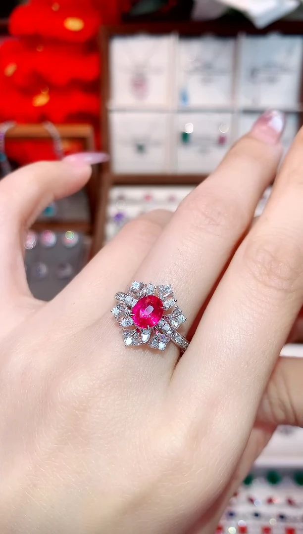 戒指铂Pt950镶嵌尖晶石1.07ct/天然宝石/七天无理由