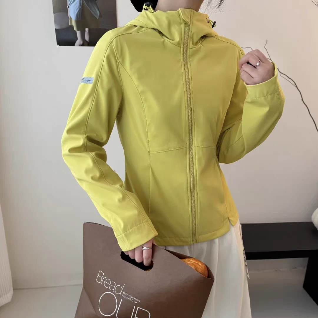 H2537款收腰显瘦软壳冲锋衣（衣长59左右）