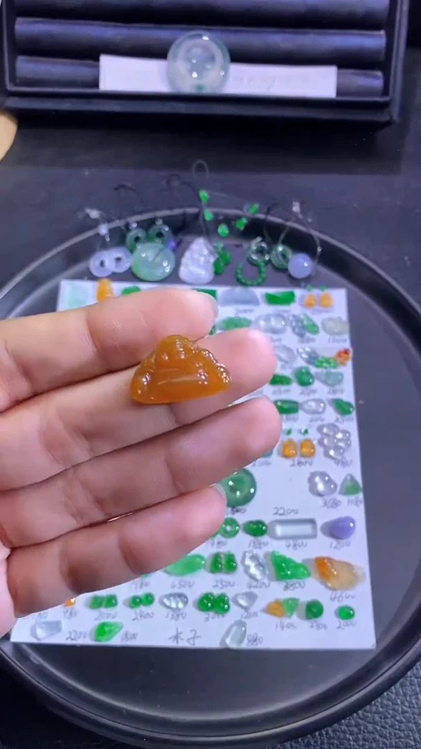 未镶嵌挂件翡翠佛公