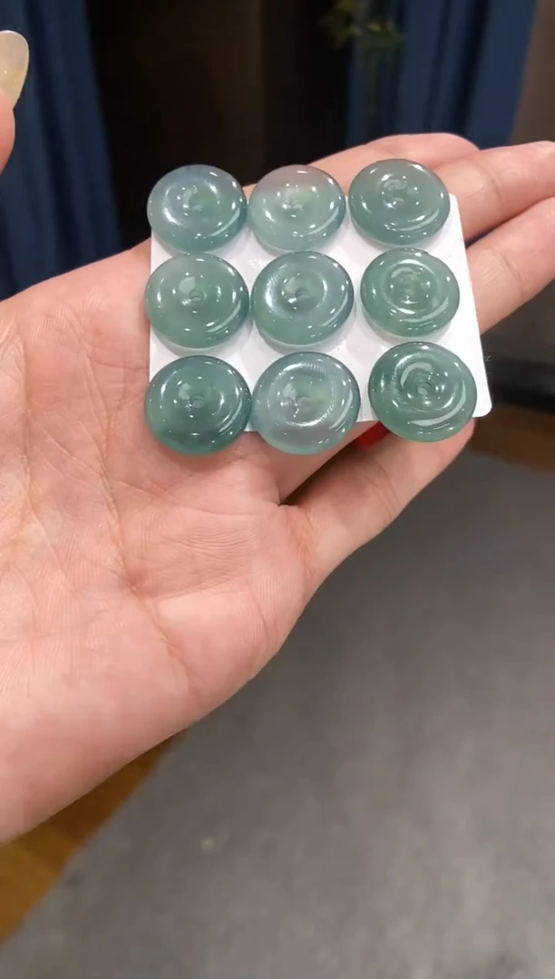 【闪购商品】翡翠吊坠(不含链)未镶嵌平安扣 多样性发其一