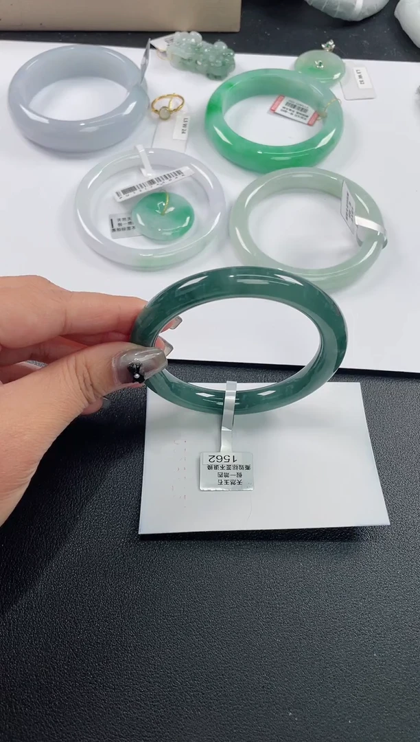 未镶嵌手镯翡翠基地发货H3381