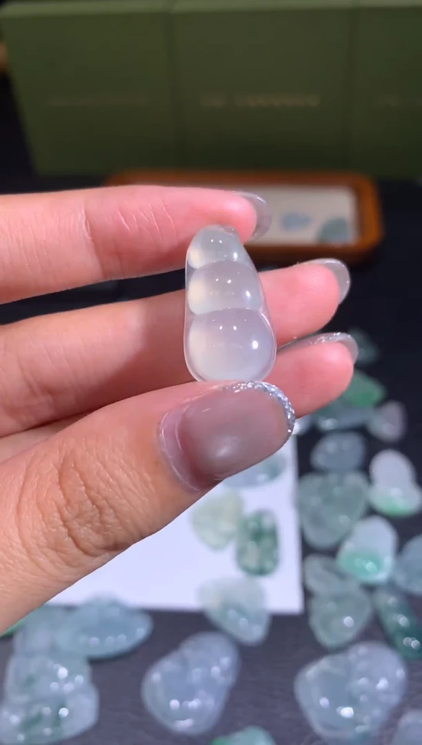 颈饰未镶嵌翡翠豆子