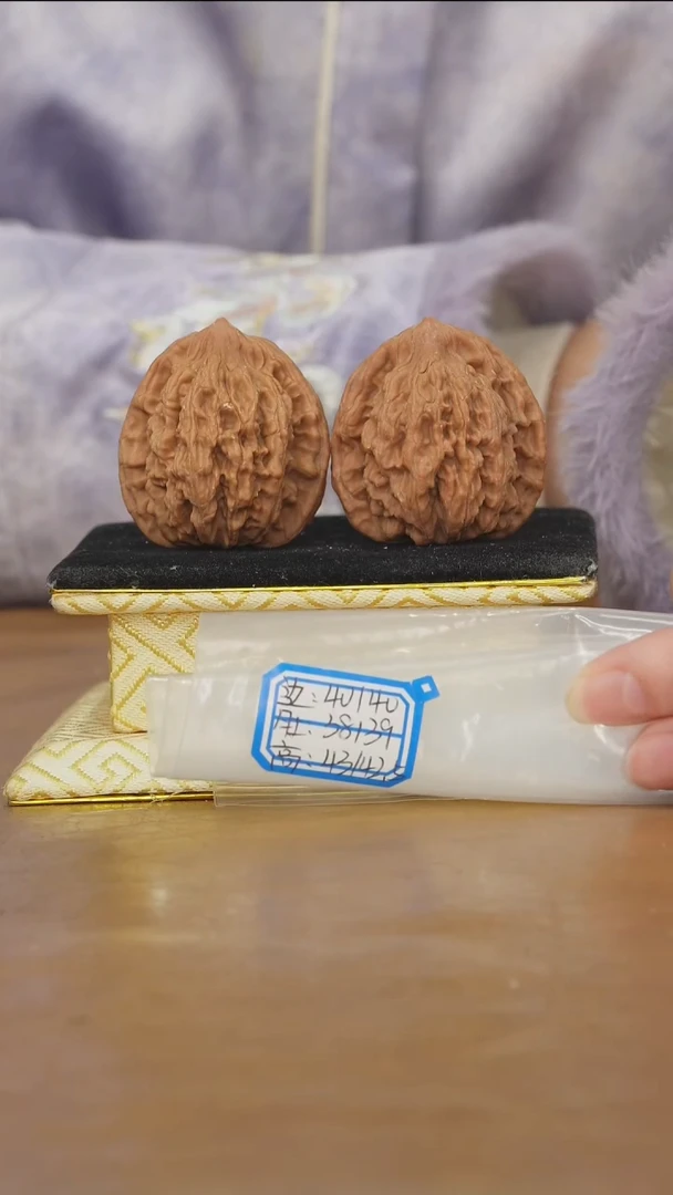 把件文玩核桃麦穗虎头