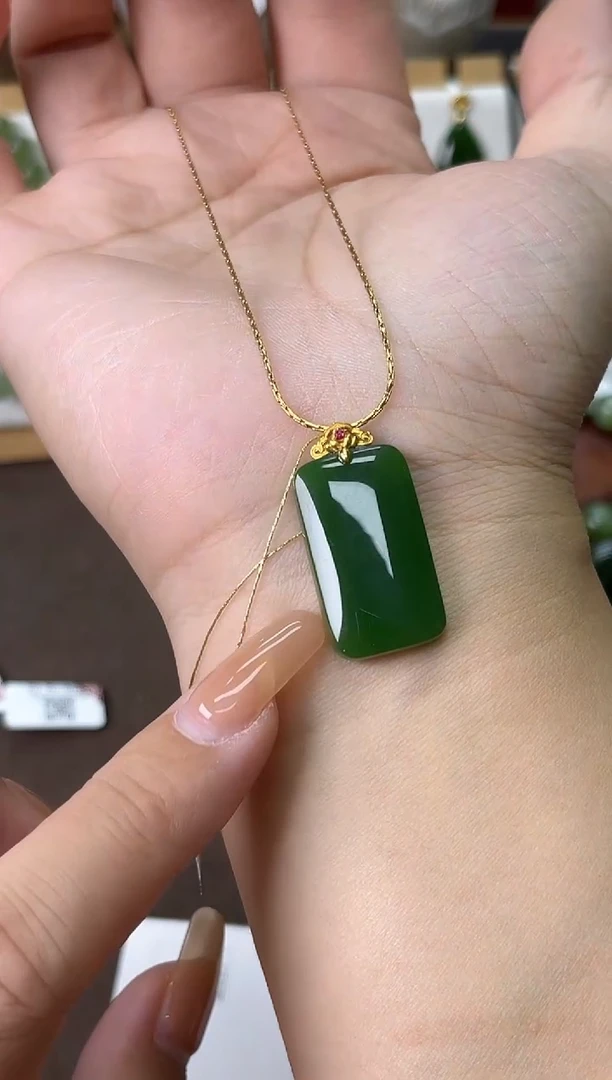 颈饰18K金镶嵌和田玉18K金ys