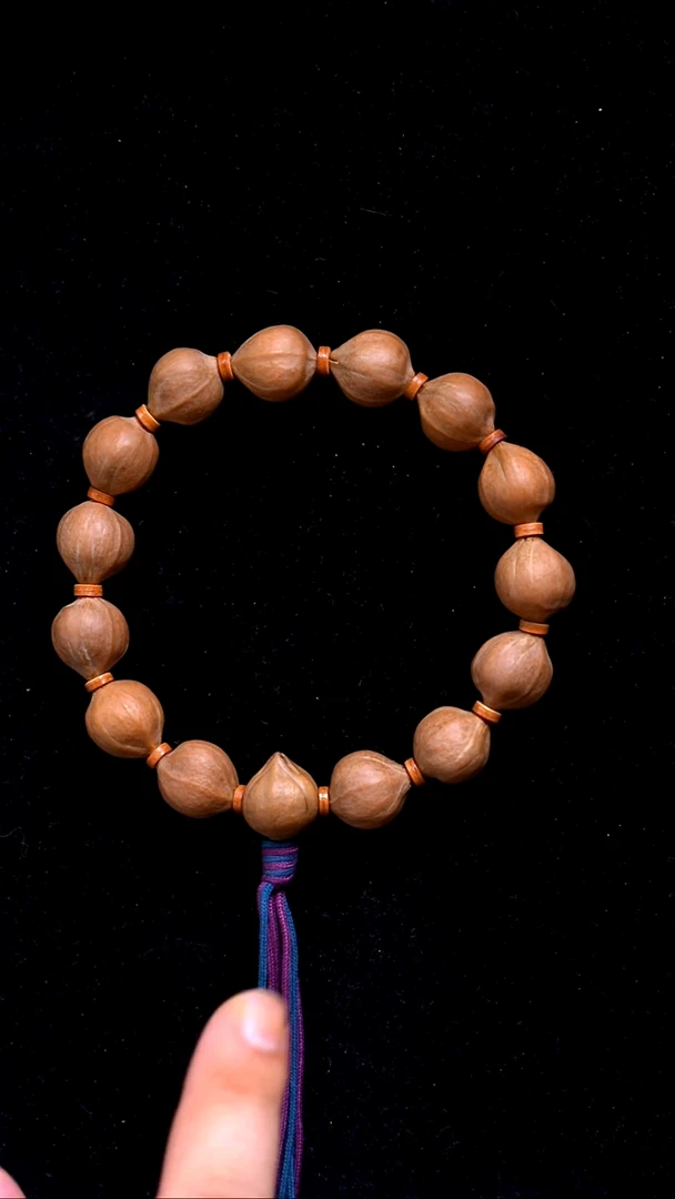 橄榄核手串揉道羊毛款蜜桃臀戴三通