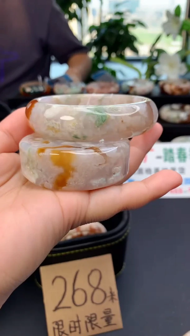 石英质玉手镯未镶嵌赠送镯心（圈口60