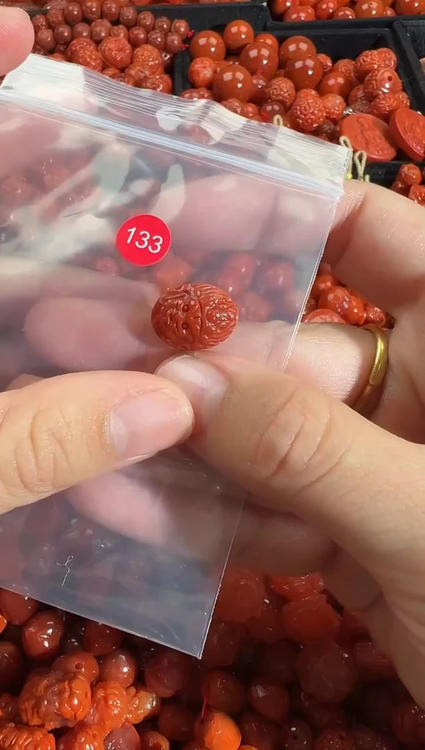 颈饰未镶嵌南红玛瑙1