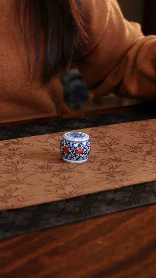 【闪购商品】杯子青花釉里红缠枝莲小鼓盖置