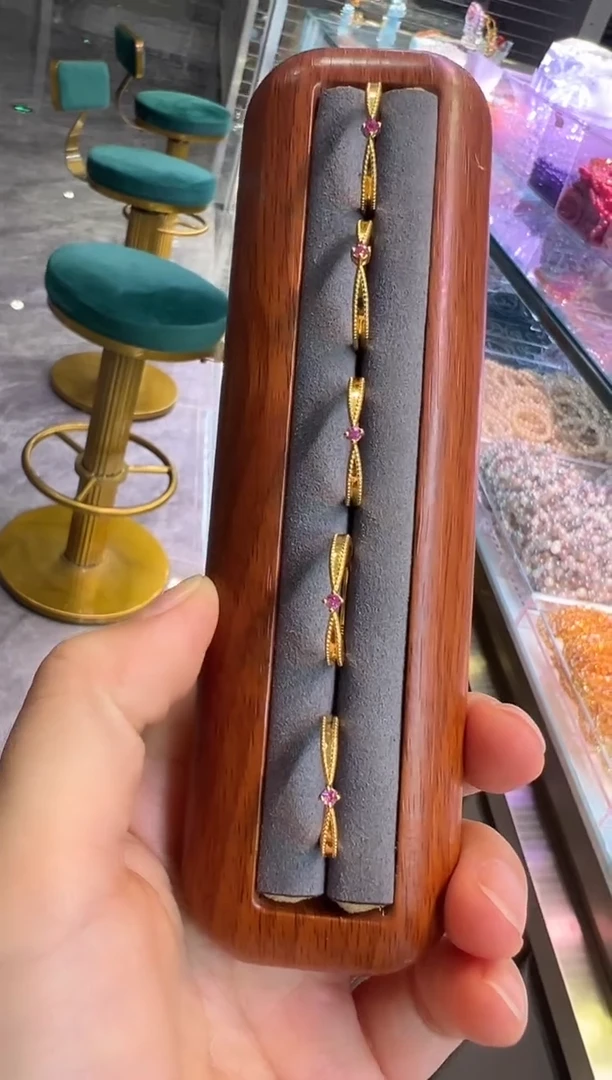 红宝石戒指银S925镶嵌红宝石戒指 多样性发其一