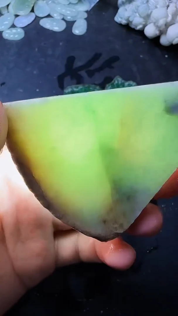 翡翠挂件未镶嵌013翡翠