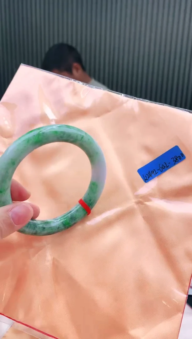 未镶嵌手镯翡翠60+