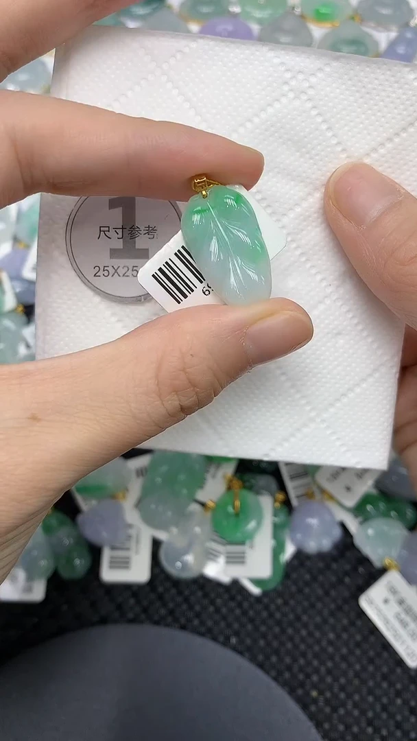 颈饰18K金镶嵌翡翠11111111 111