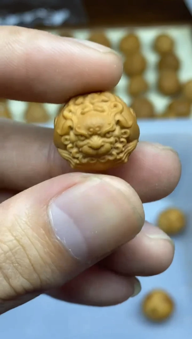 猴头核桃吊坠貔貅