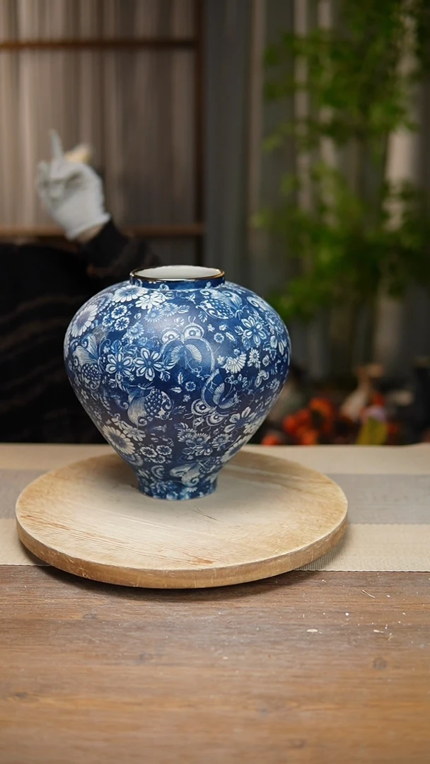 【闪购商品】陶瓷 花器青花瓷蝶恋花月亮罐