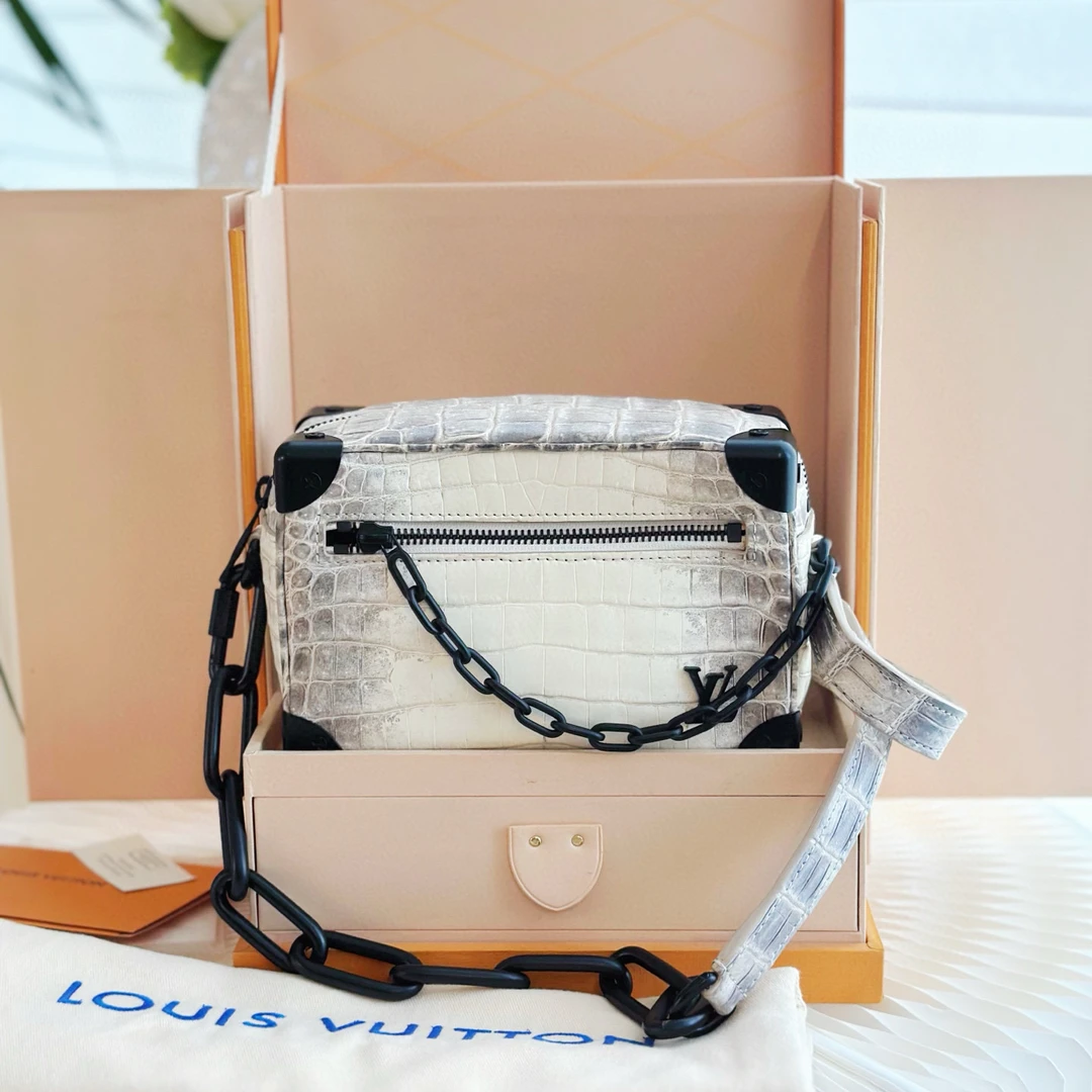 99新 LouisVuitton/路易威登 softtrunk 喜马拉雅稀有皮斜挎包