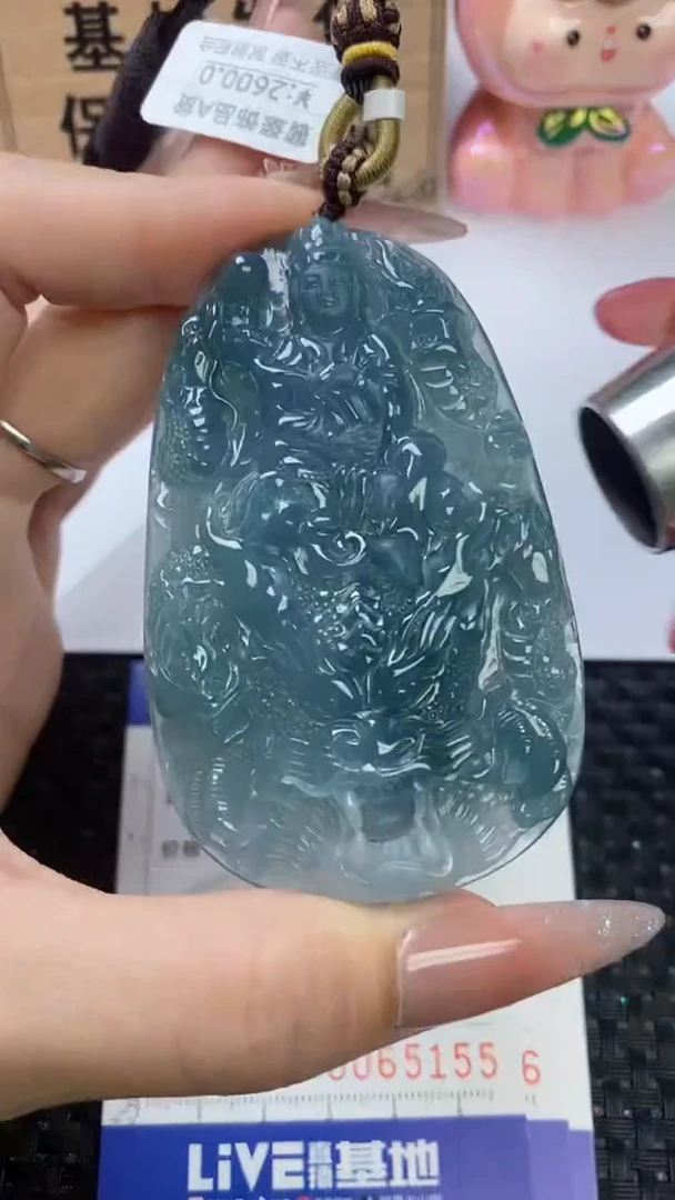 翡翠未镶嵌颈饰